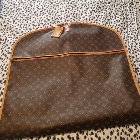 Louis Vuitton Garment Bag - Picture 7 of 15